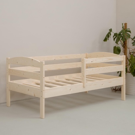 Кровать детская 700х1400 с бортиком из массива дерева в Классическом стиле, ККД-01