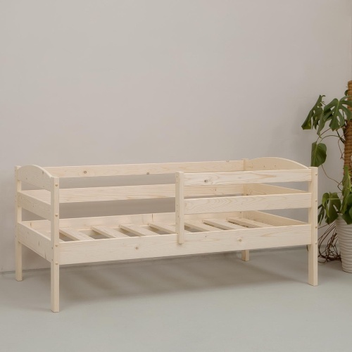 Кровать детская 700х1400 с бортиком из массива дерева в Классическом стиле, ККД-01 Кровать детская 700х1400 с бортиком из массива дерева в Классическом стиле, ККД-01