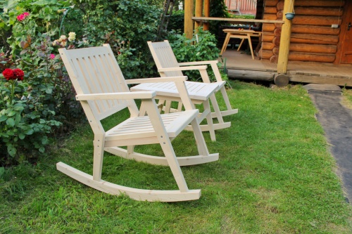 Комплект кресел - качалок садовых (2 качалки + столик) деревянный, КМР-31