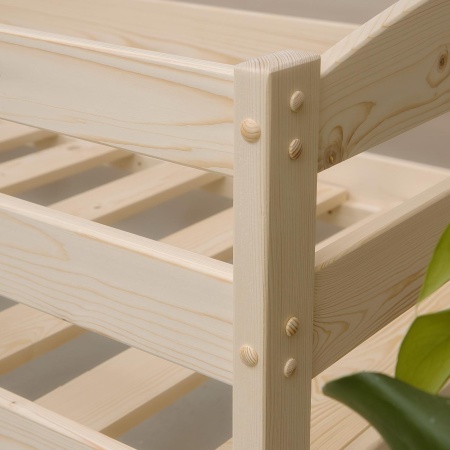 Кровать детская 800х1600 с бортиком из массива дерева в Классическом стиле, ККД-02