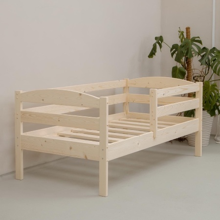 Кровать детская 700х1400 с бортиком из массива дерева в Классическом стиле, ККД-01