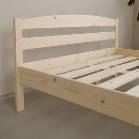 Кровать полутораспальная 1400х2000 изножьем из массива дерева в Классическом стиле, КК-08