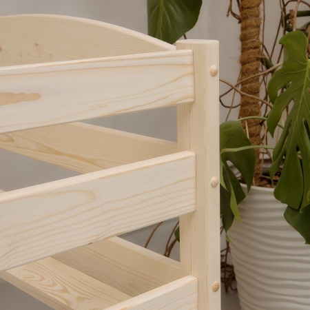 Кровать детская 700х1400 с бортиком из массива дерева в Классическом стиле, ККД-01